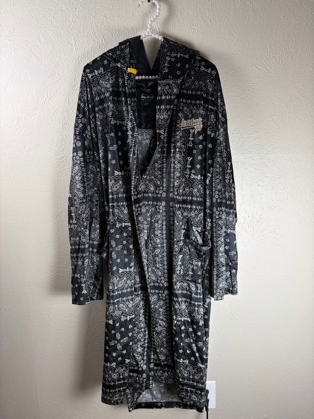Snoop Dogg Supply Robe Size XL Loungewear Streetwear Rapper Unisex Bandana Print